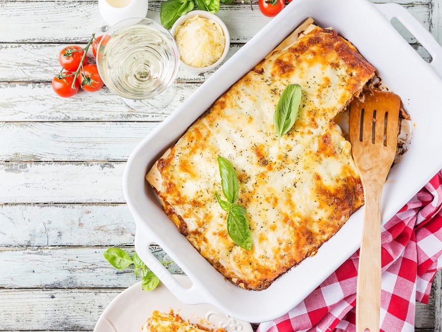 Špagety aglio olio jsou jednoduchým receptem pro jarní a letní chvilky